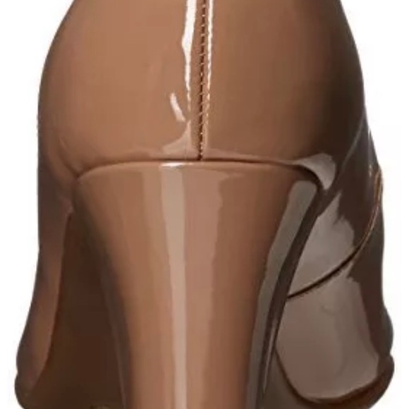 "Major Role" Lt Tan Patent heel shoes. S 6M - Picture 3 of 6